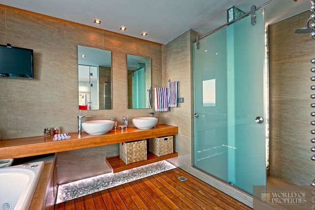web_16.master bathroom.jpg